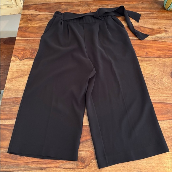 Lululemon Noir Crop Pants - Picture 4 of 6